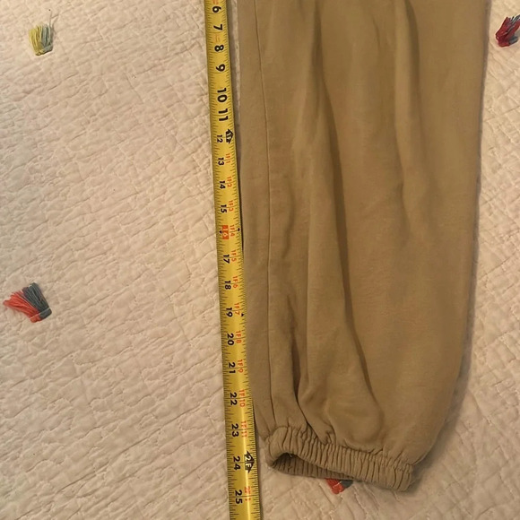 Kendall and Kylie tan sweatpants medium - Picture 8 of 8